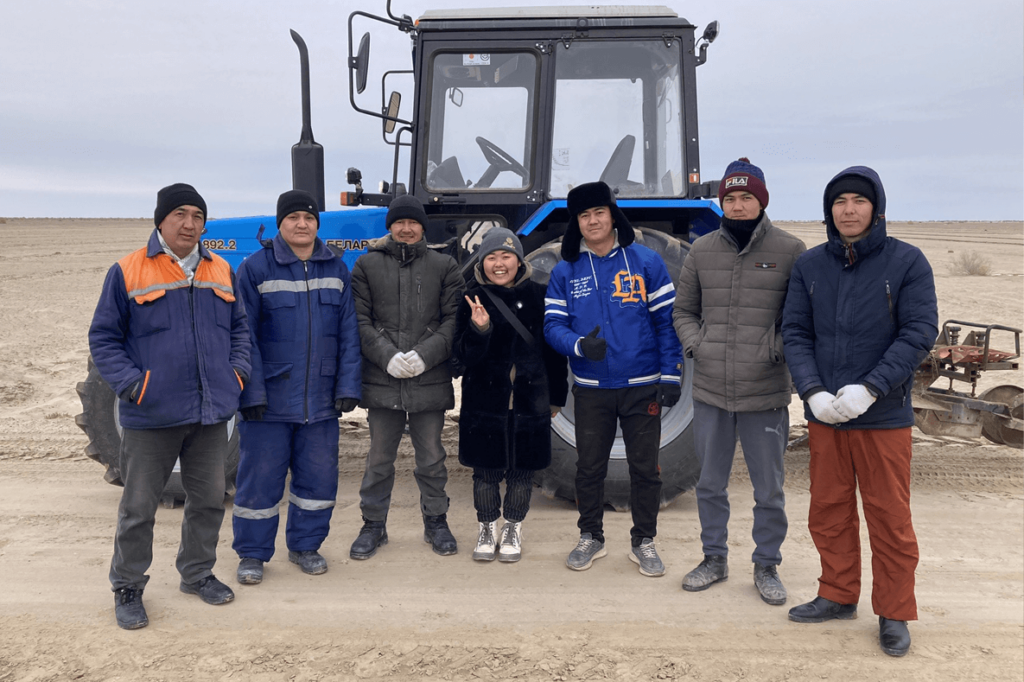 Aoyama and local members of the Aral Sea Desert Greening Project